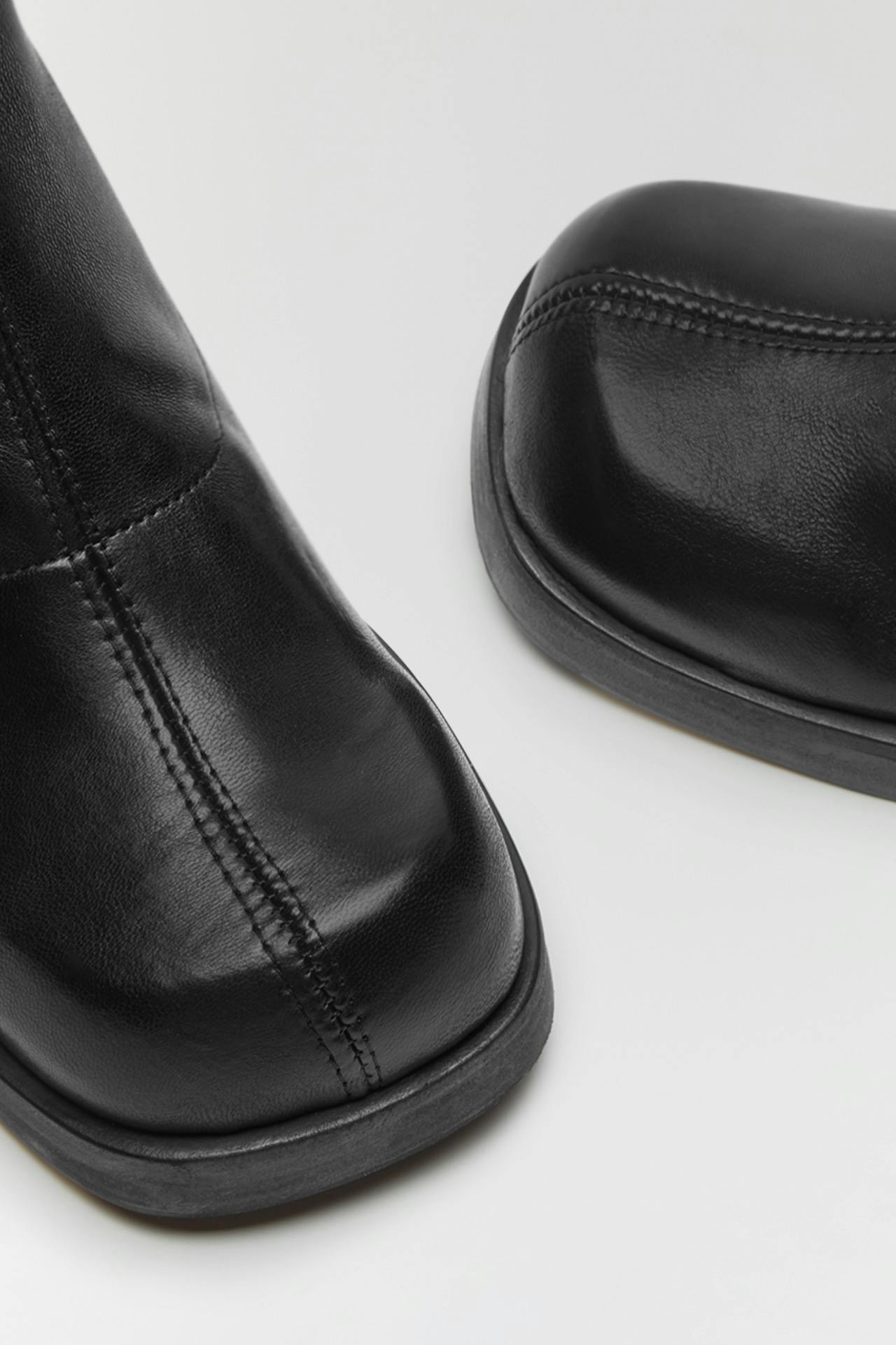 Elke Black Boots // Miista Shoes // Made in Spain